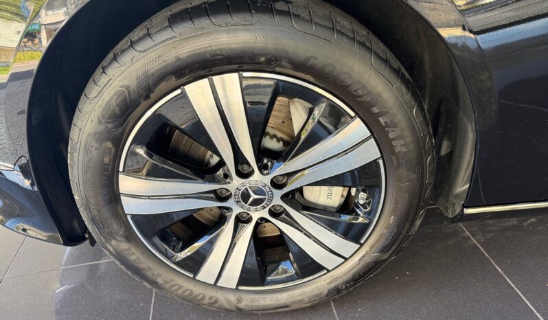 
								Mercedes-Benz C Station 300de Avantgard full									