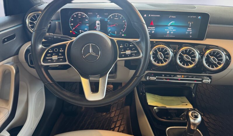
								Mercedes-Benz Classe A 180 Progressive full									