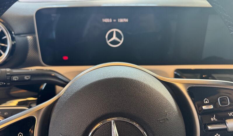
								Mercedes-Benz Classe A 180 Progressive full									