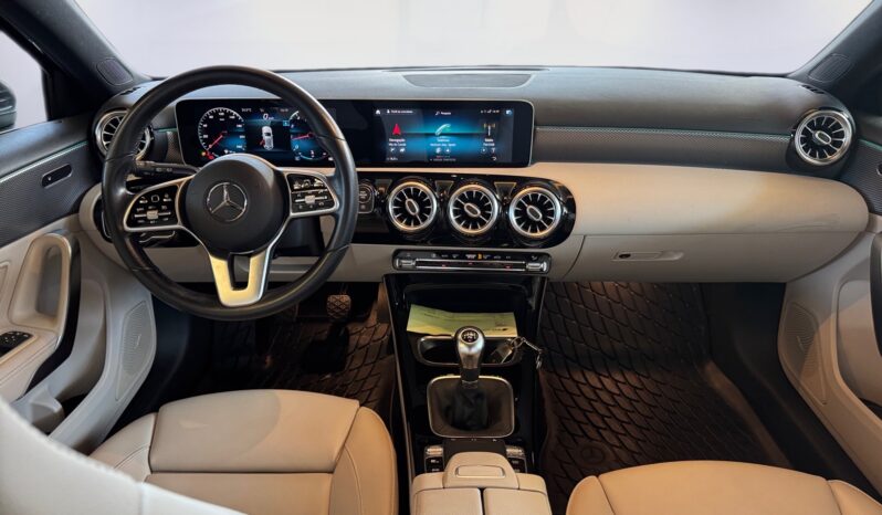 
								Mercedes-Benz Classe A 180 Progressive full									